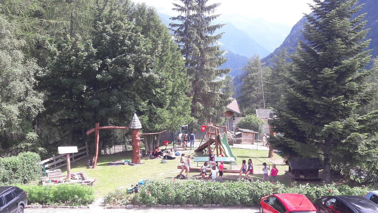 Familienpension Gletscherblick Heiligenblut Exteriör bild